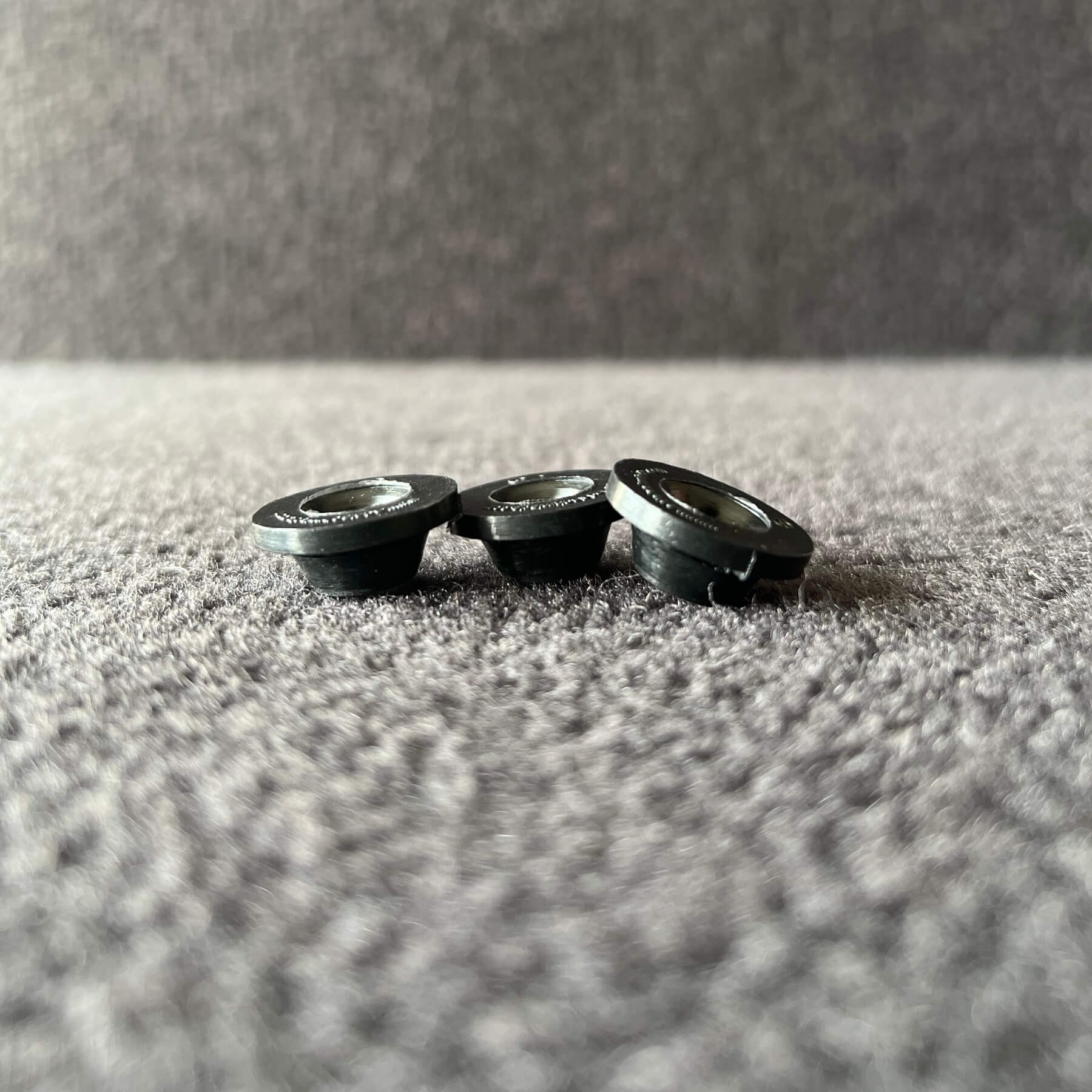 JOGO DE BORRACHAS INFERIORES DA GRELHA DO RADIADOR OPEL