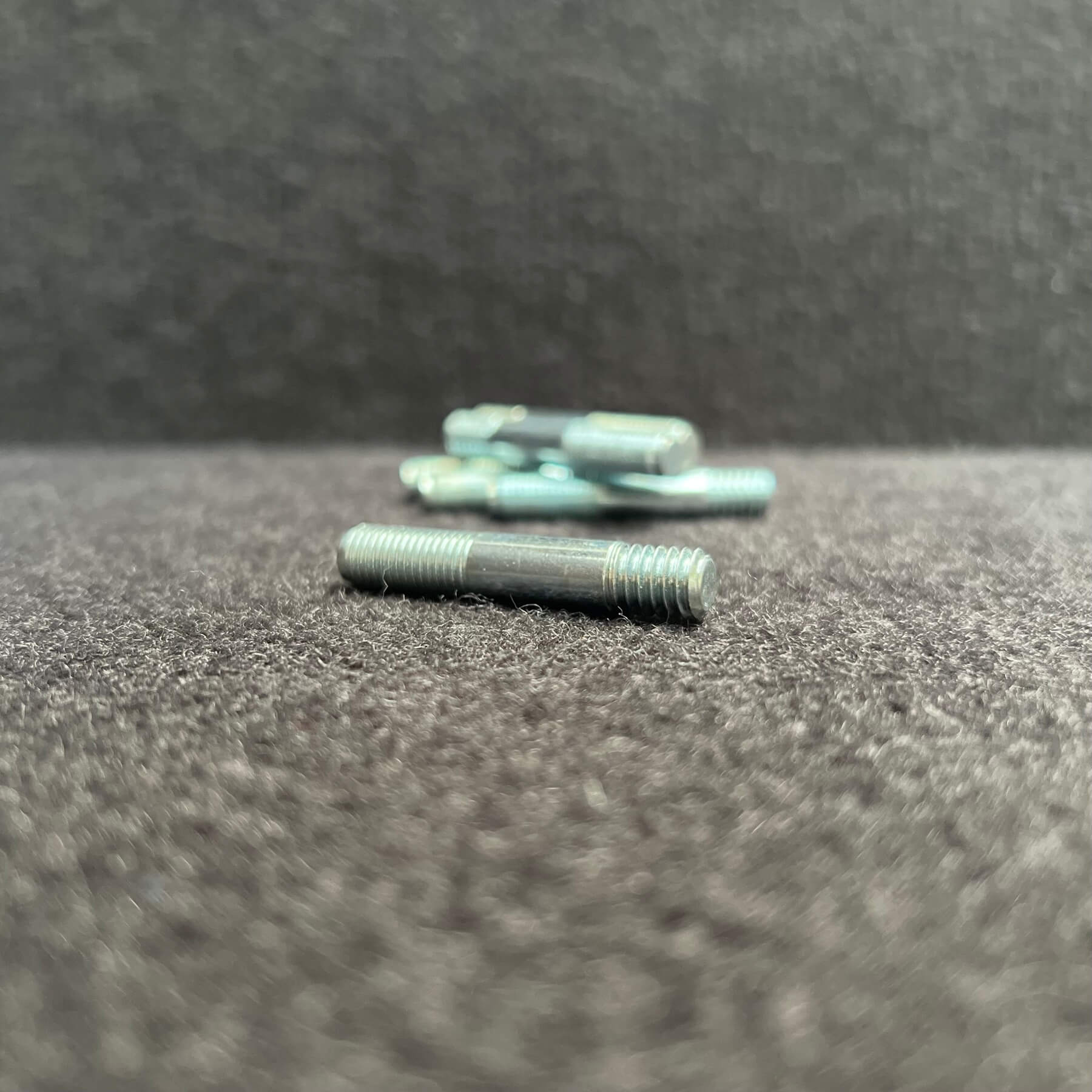 PERNO DA TAMPA DO TERMOSTATO