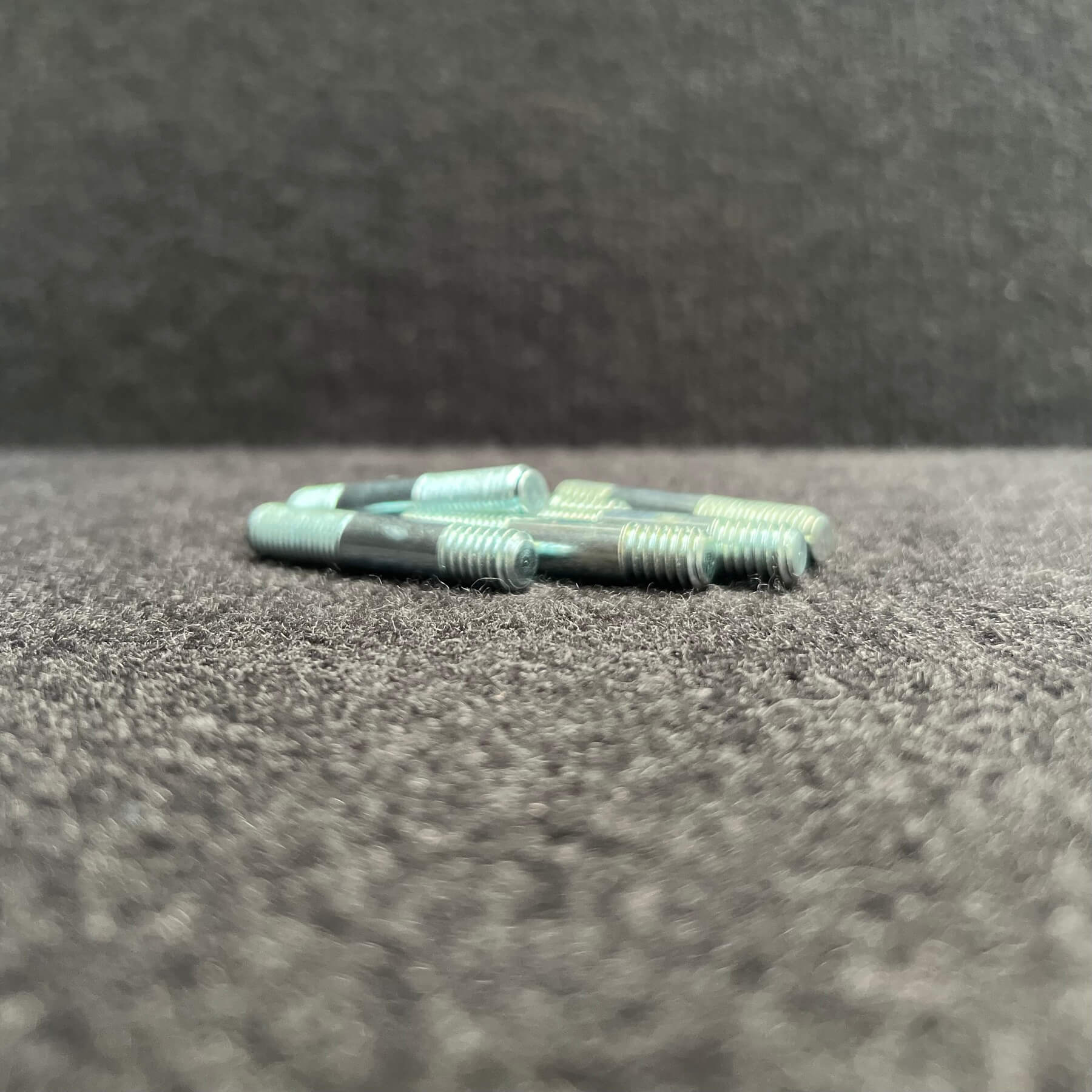 PERNO DA TAMPA DO TERMOSTATO