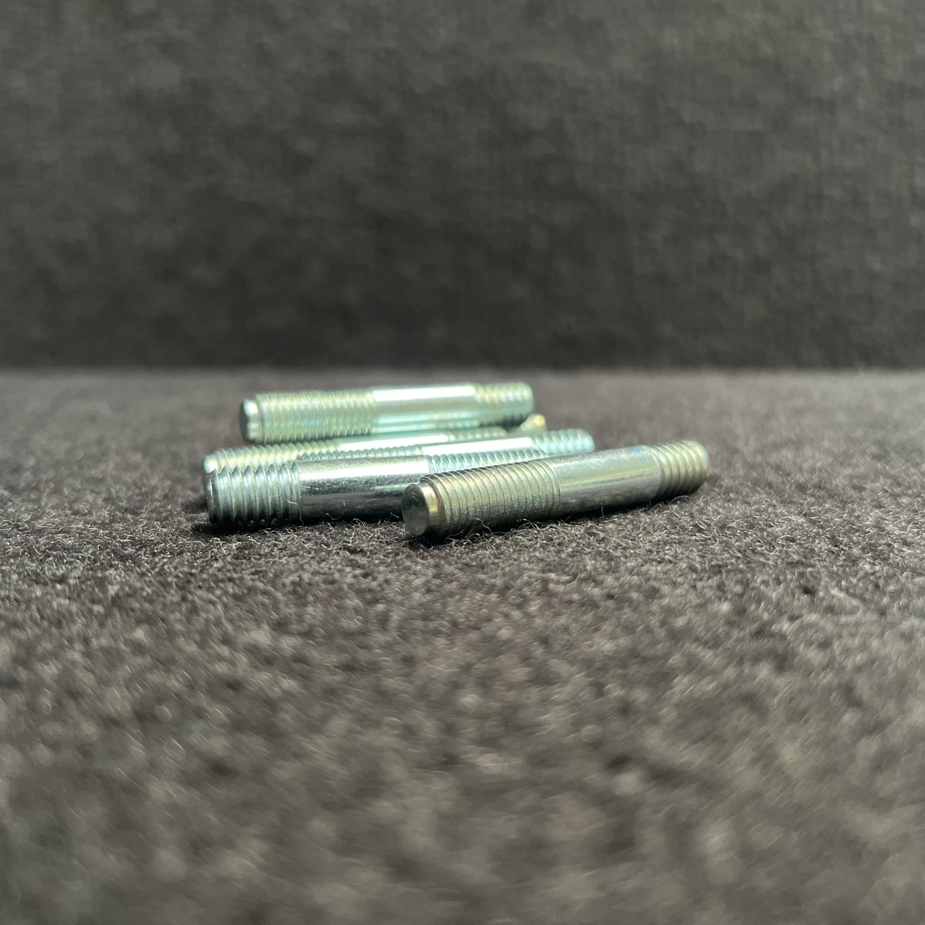 PERNO DA TAMPA DO TERMOSTATO