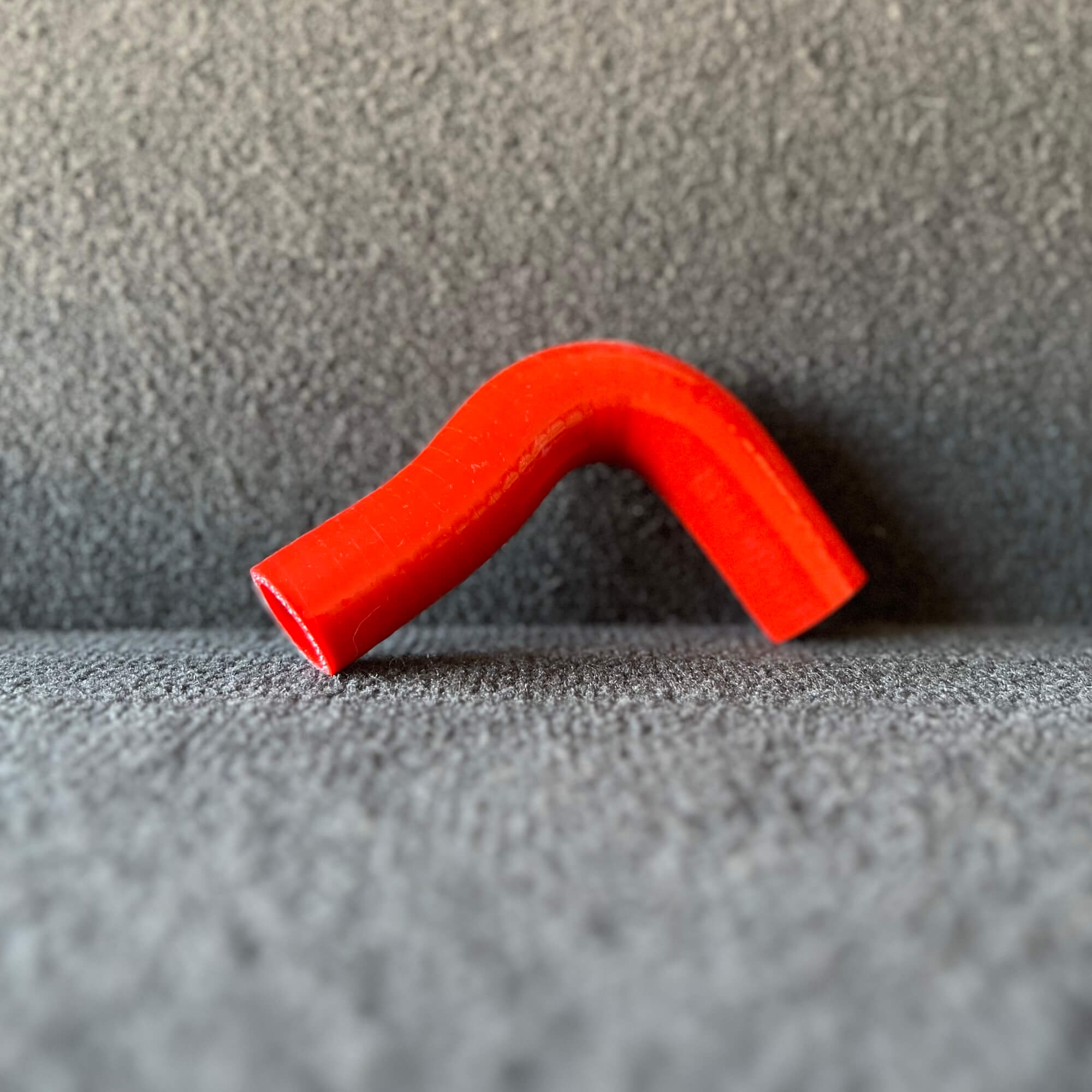 classic-shop-tubo-superior-do-radiador-silicone-1275-vermelho-1801amg0037-0.jpg