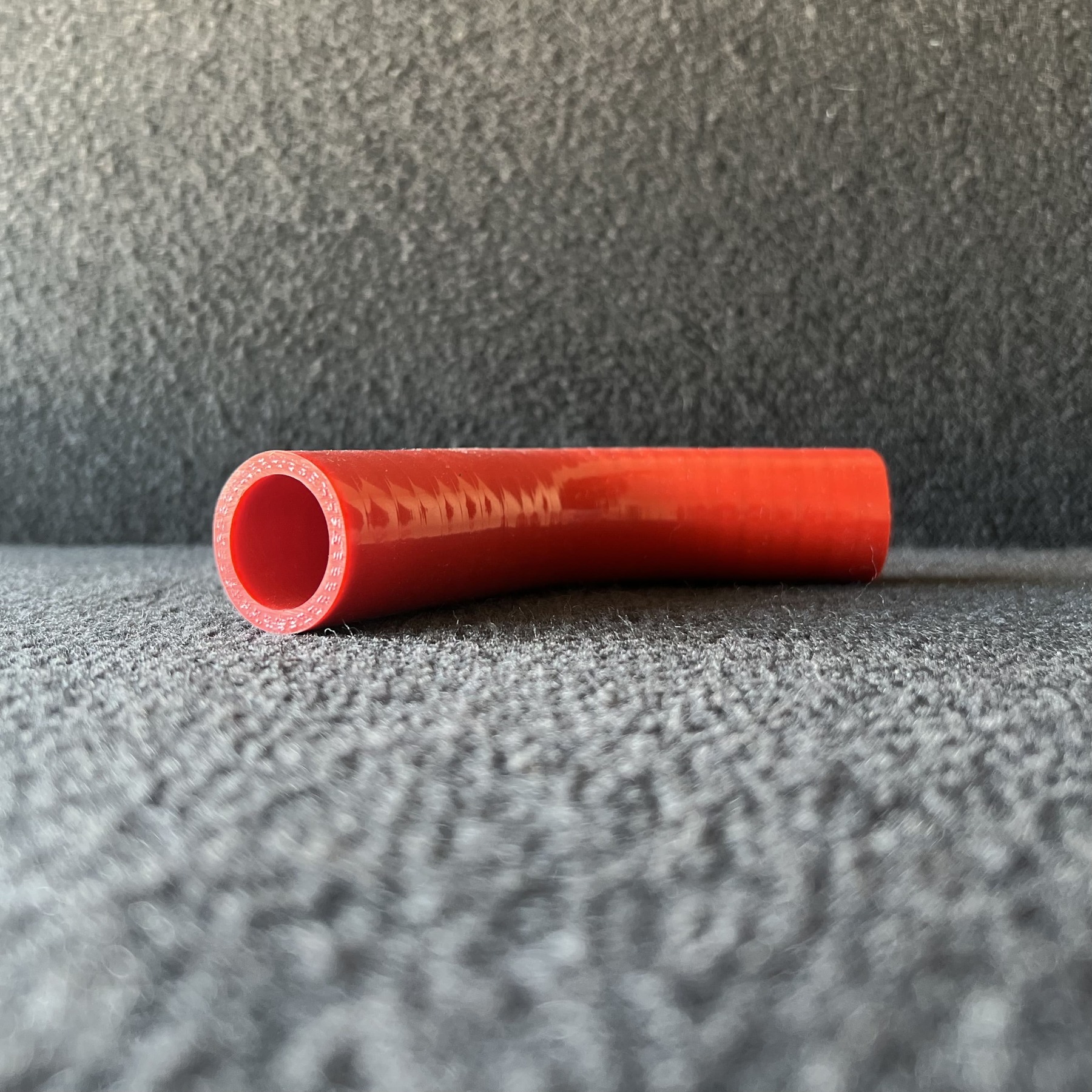 TUBO SUPERIOR DO RADIADOR SILICONE - VERMELHO