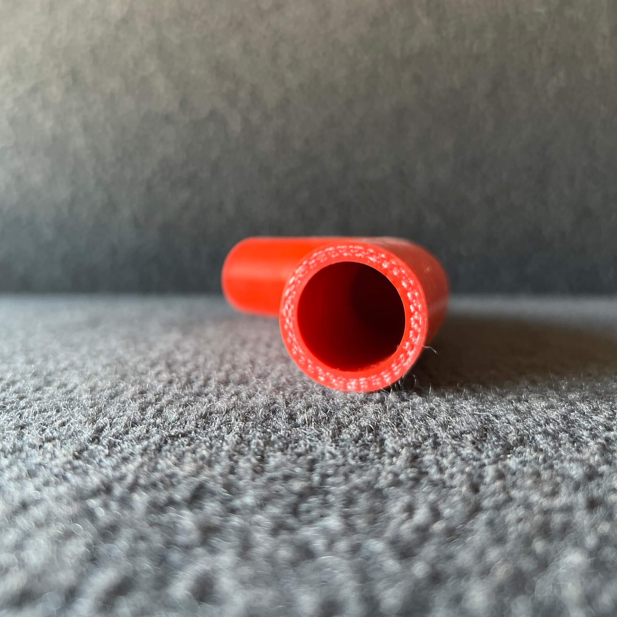 TUBO SUPERIOR DO RADIADOR SILICONE - VERMELHO